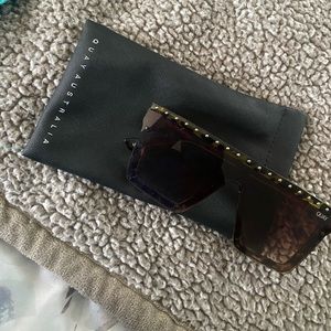 Quay sunglasses never worn